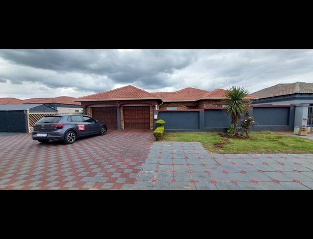 3 BEDROOM HOUSE FOR SALE IN THE ORCHARDS
